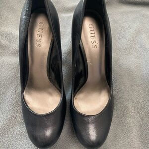 GUESS Women's Black Pumps